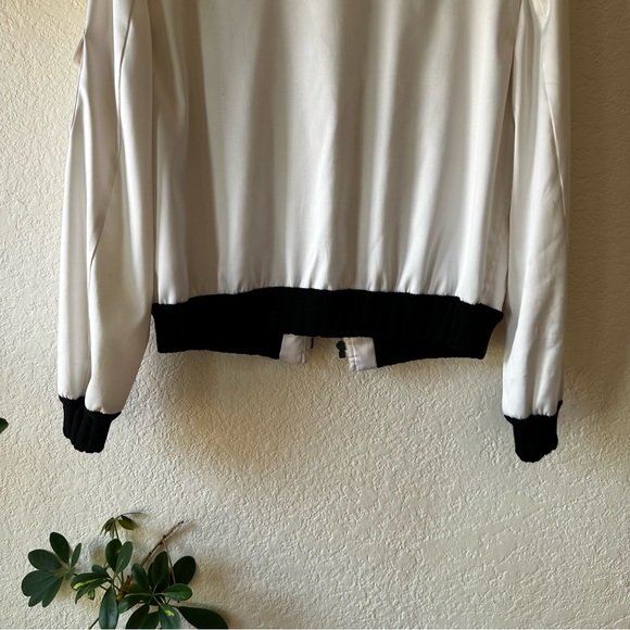 St. John Sport by Marie Gray Bomber - Picture 4 of 12